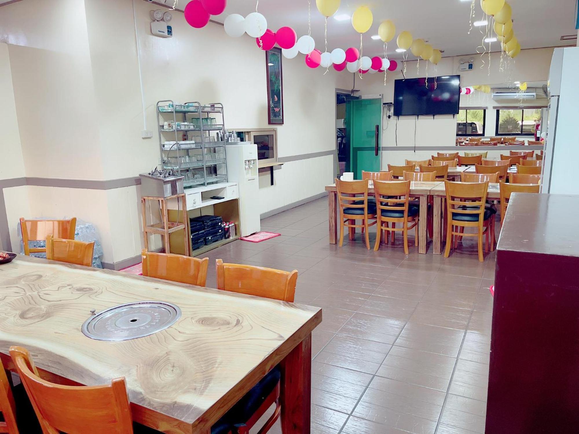 Jun And Helen Hotel And Restaurant อังเฮเลส ภายนอก รูปภาพ